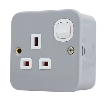 METAL CLAD SWITCH SOCKET 13A SINGLE